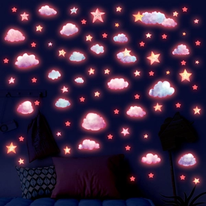 Stickers muraux lumineux étoiles et nuages roses pour déco de chambre d'enfant