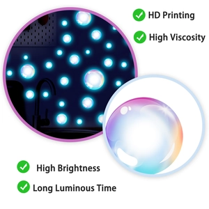 Gedetailleerd beeld van hoge resolutie lichtgevende bellen muurstickers met gloeieffect