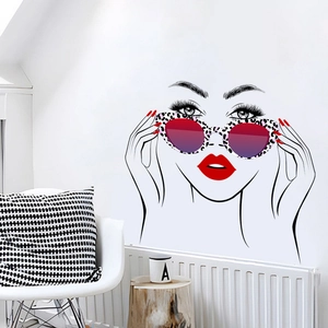 Sticker mural mode femme avec lunettes léopard et lèvres rouges pour déco maison