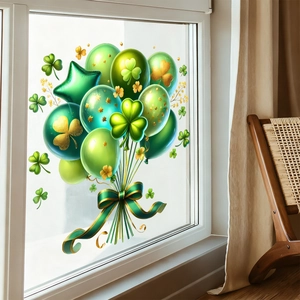 Detailansicht der St. Patrick's Day Fensterbilder mit grünen Ballons und Goldkleeblatt