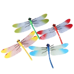 Lot de quatre aimants libellules 3D colorés de 14 cm pour décoration murale