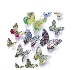 Détail de stickers muraux papillon 3D colorés à double couche avec des ailes