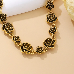 Vintage gold rose flower link bracelet with elegant retro textured petal design