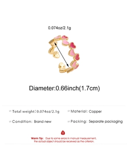 Detailansicht des rosa Herzrings mit 1,7 cm Durchmesser und Kupfer-Materialangaben