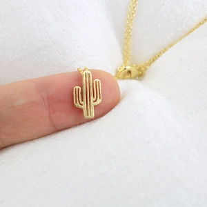 Goldene Kaktus-Halskette mit minimalistischem Hohldesign auf feiner Gliederkette für Damen