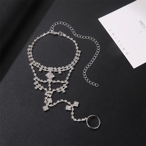 Élégante chaîne de cheville à pompon en cristal argenté pour femme style bijoux de plage