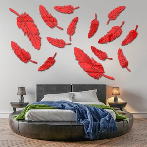 Vue détaillée de 13 stickers muraux en plumes acryliques rouges effet miroir 3D pour la chambre