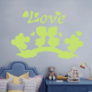 Stickers muraux LOVE verts phosphorescents avec silhouettes de couple et cœurs pour chambre