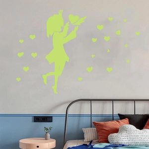Sticker mural lumineux d'une fille avec couronne et cœurs pour décoration de chambre