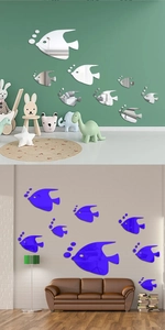 Detail von silbernen und blauen Fisch-Spiegelaufklebern für Kinderzimmer und Wohnzimmerdeko
