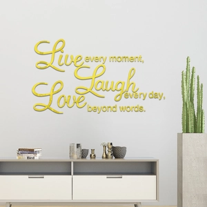 Goldene Acryl-Spiegelwandtattoo mit Motivationsspruch Live Laugh Love für Wanddekoration