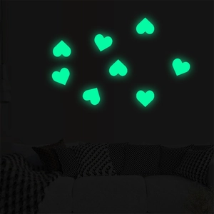 Green luminous heart wall stickers glowing in the dark for bedroom and kids room decor