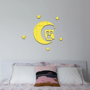 Détail de stickers muraux hibou et lune en acrylique miroir jaune pour décor de chambre