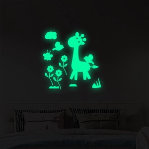 Stickers muraux girafe fluorescents avec oiseaux et nuages pour chambre enfant