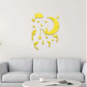 Detail der gelben Acryl-Wandsticker mit Mond und angelndem Jungen in Spiegeloptik