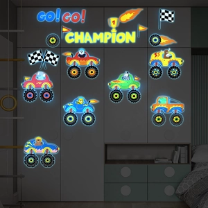 Stickers muraux lumineux monster truck avec animaux conducteurs pour chambre d'enfant