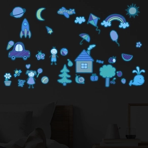 Adesivi murali luminosi con pianeti e razzi per decorazione della camera dei bambini