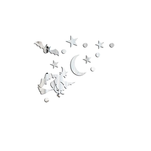 Dettaglio di adesivi murali a specchio con mago, luna e stelle in acrilico argento