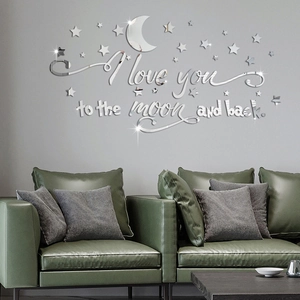 Details der verspiegelten Sterne und Mond Acryl Wandaufkleber mit Text über dem Sofa