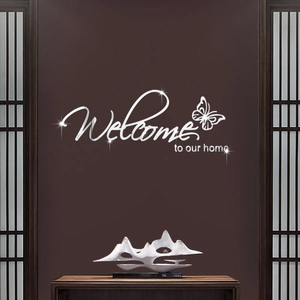 Detailaufnahme 3D Acryl Spiegel Wandtattoo mit Welcome to our home Text und Schmetterling