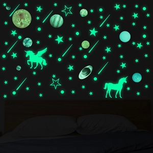 Stickers muraux fluorescents avec étoiles, planètes et licornes pour décoration de chambre