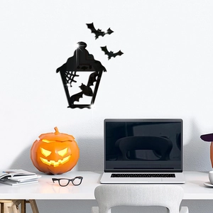 Dettaglio dell'adesivo da parete in acrilico nero lucido con lanterna di Halloween e pipistrelli