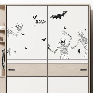 Halloween Skelett und Fledermaus Wandaufkleber auf weißem Holzschrank für Dekoration