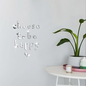 Vue détaillée du sticker mural miroir argenté avec le texte choose to be happy