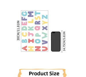 Détail des stickers muraux alphabet phosphorescents avec comparaison de taille par mobile