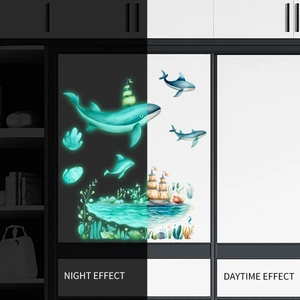 Glow-in-the-dark sea world wall stickers with day and night effect for kids room