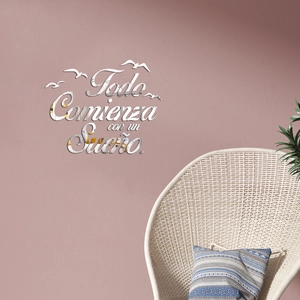 Detailed mirror acrylic wall sticker featuring Todo Comienza con un Sueño quote