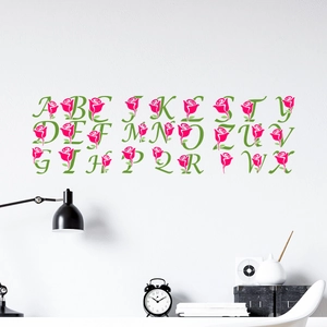 Stickers muraux alphabet avec roses roses et lettres vertes pour décor de pépinière