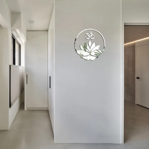Moderne Spiegel-Wandtattoo aus Acryl mit 3D-Lotus und Om-Symbol für die Wanddeko