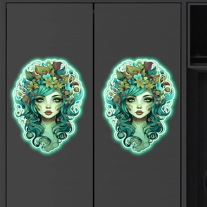 Autocollants muraux lumineux au design de fille forestière avec des bords vert néon