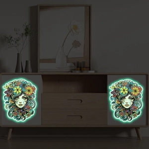 Stickers muraux lumineux visages de femmes fleuris brillant dans la chambre