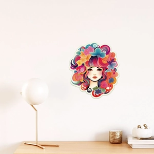 Sticker mural lumineux montrant un portrait de femme avec des fleurs dans un salon