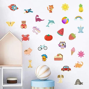 Adesivi murali luminosi con motivi colorati di razzi e animali per camerette bimbi