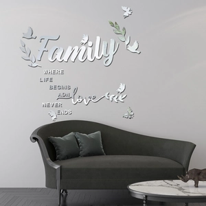 Détail macro de stickers muraux miroir acrylique argent 3D avec papillon et citation