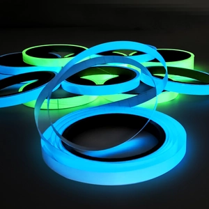 Selbstleuchtendes Klebeband Set in Blau und Grün für fluoreszierende Wanddekoration