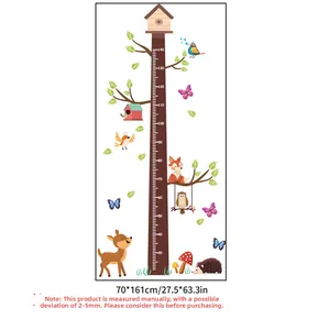 Dettaglio metro da parete foresta con animali e scala graduata da 30cm a 140cm
