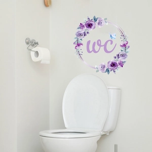 Adesivo murale WC con fiori viola e farfalle blu per decorazione del bagno ed interni eleganti