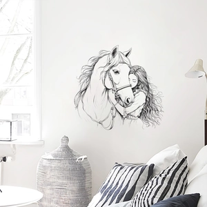 Adesivo murale artistico schizzo ragazza che abbraccia un cavallo per arredo soggiorno