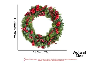 Détail de la couronne de Noël de 28 cm montrant les baies rouges et les dimensions