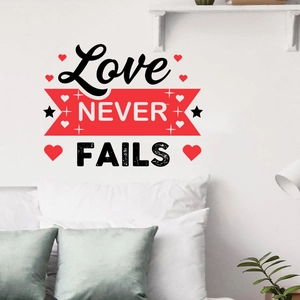 Stickers muraux romantiques Love Never Fails avec cœurs pour la décoration de chambre