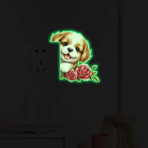 Leuchtender Wandaufkleber mit niedlichem Hund und roter Rose am Lichtschalter