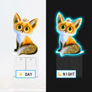 Autocollant mural lumineux renard et oiseau avec effet fluorescent jour et nuit sur l'interrupteur