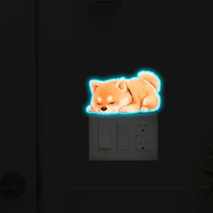Lampe murale néon Shiba Inu mignonne avec éclat cyan au-dessus d'un interrupteur