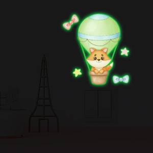 Sticker mural lumineux avec renard mignon en montgolfière et étoiles fluorescente