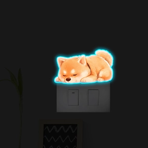 Autocollant mural chien Shiba Inu lumineux pour interrupteur avec lueur bleu néon