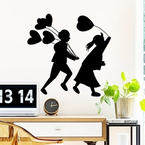 Sticker Mural Amovible en PVC Silhouette Fille Garçon Avec Ballons en Cœur Imperméable Décoration Salon Chambre à Coucher